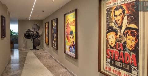 Bitonto, quel condominio che ricorda un vecchio cinema scomparso: � "Amarcord"